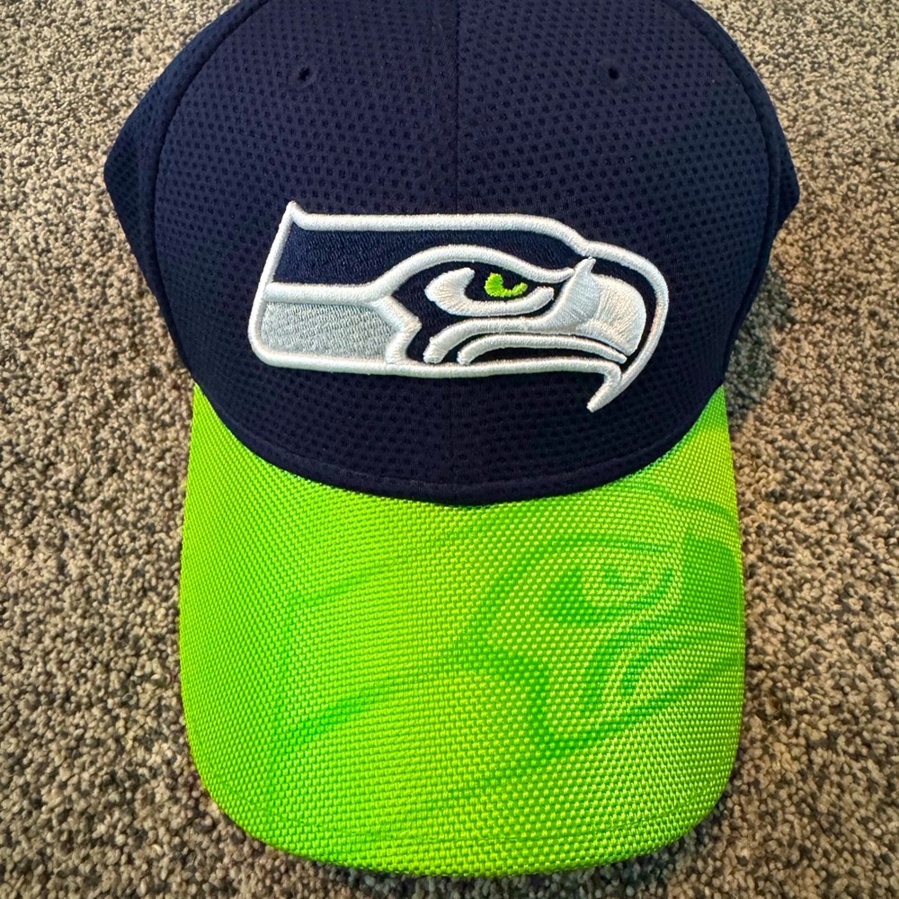 NWOT New Era NFL Navy 39THIRTY Cap